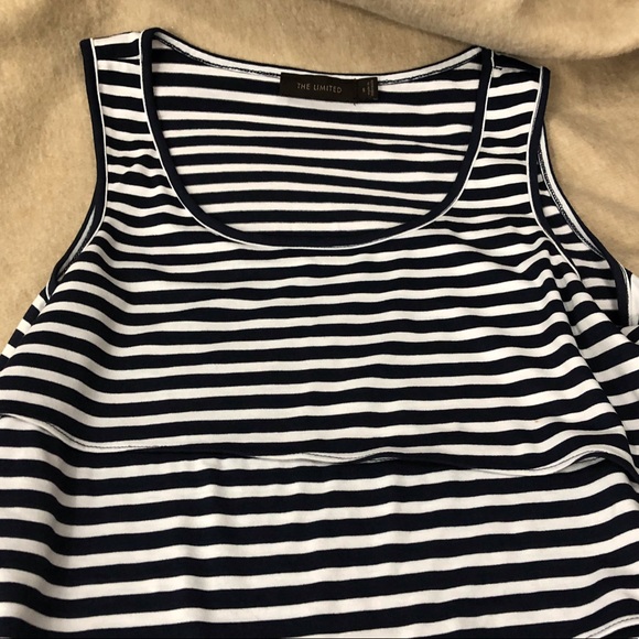 The Limited Ruffled Tank Size Small - Picture 2 of 6